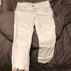 White skinny jeans
